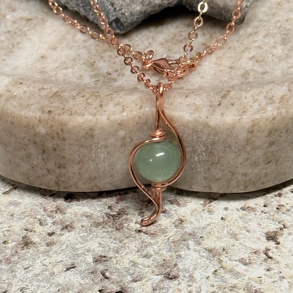 Aventurine Rose Gold Copper Wire-wraped Pendant Necklace - Picture 6 of 6